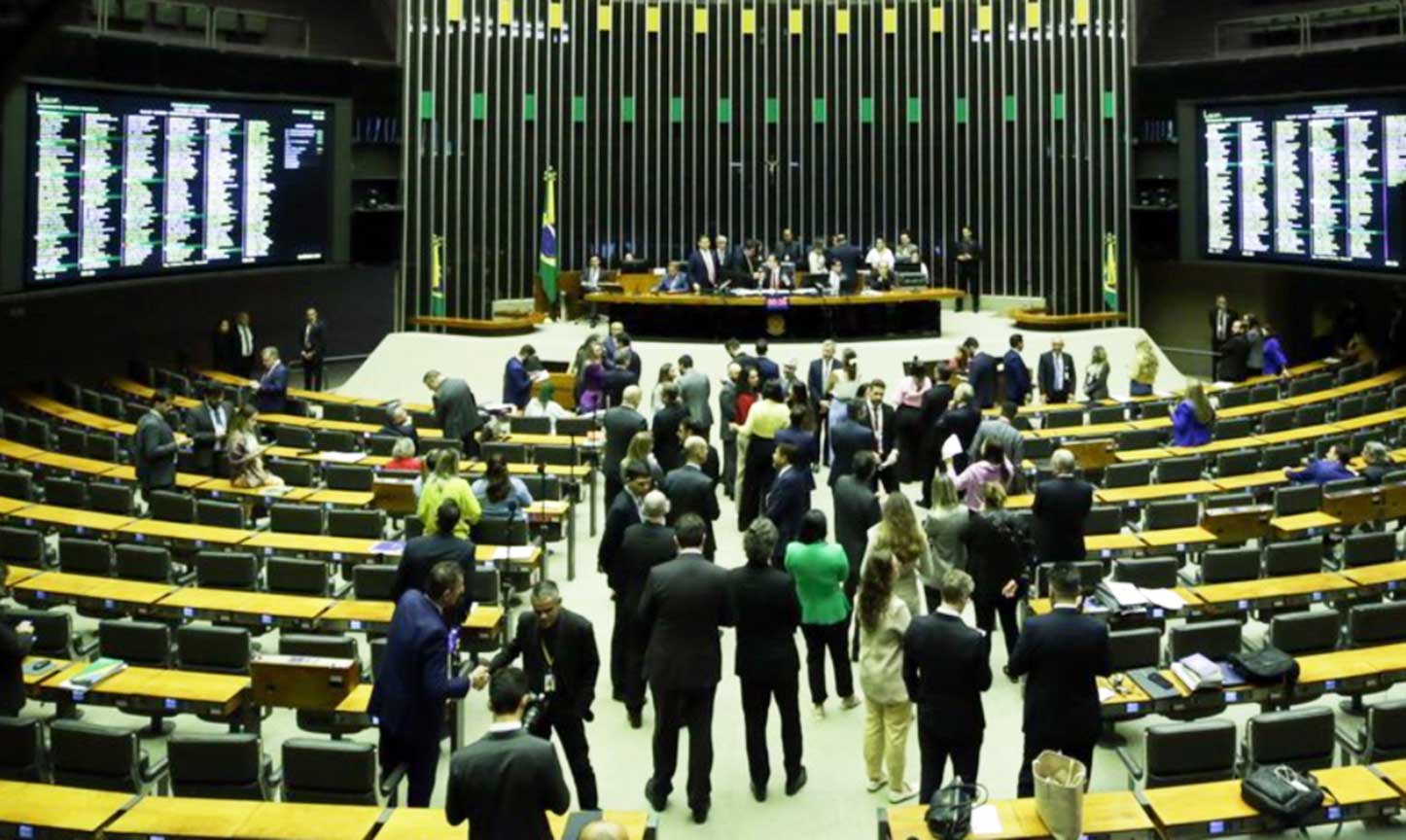 Após aval de comissão, proposta segue para análise especial.