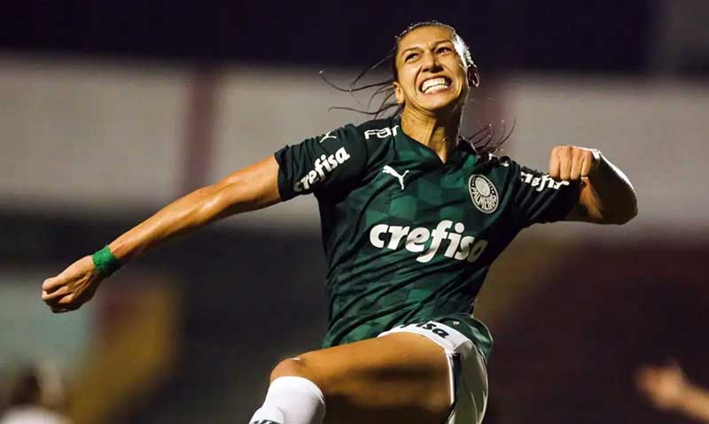 Em 2022 ela foi campeã e artilheira do Brasileiro e da Copa do Brasil