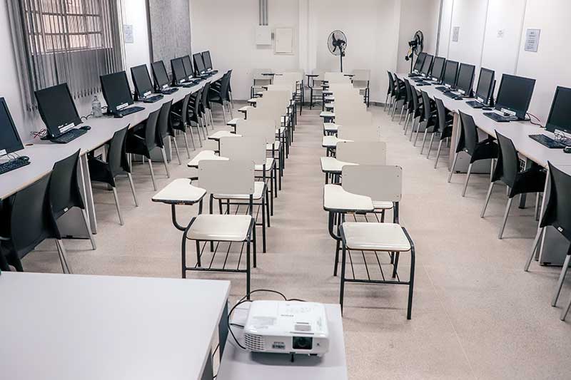 Interessados têm até o dia 19 de novembro para garantir lugar na disputa a uma das 50 vagas de cada curso gratuito: gestões Ambiental, Pública e Financeira e Marketing Digital