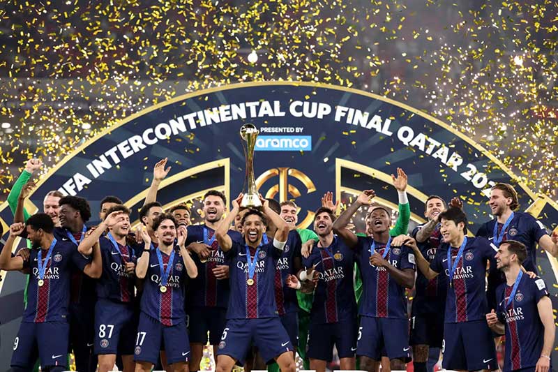 Gols de Kvaratskhelia e Jorginho no tempo regulamentar construíram o empate por 1 a 1, além da luta incessante dos sistemas defensivos de ambos os lados até o fim da prorrogação. Nos pênaltis, brilhou a estrela do goleiro Safonov.