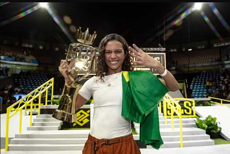 Aos 17 anos, Rayssa Leal vence a final do SLS Super Crown no Ginásio do Ibirapuera, conquista o quarto título consecutivo do circuito mundial de skate street e reforça o papel estratégico do esporte em políticas de juventude, inclusão social e projeção internacional do Brasil.