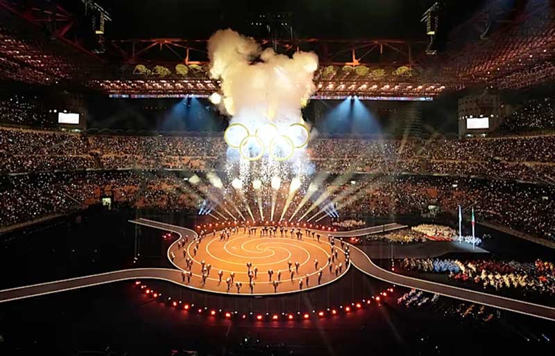 Abertura oficial dos Jogos Olímpicos de Inverno de 2026 ocorre em Milão com a presença de delegações de 90 comitês nacionais e protocolo focado na logística urbana e regional da Lombardia e do Veneto.