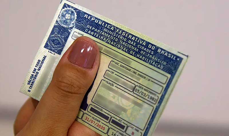 Medida retira a obrigatoriedade de passar por uma autoescola