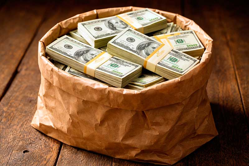 Dólar comercial registra PTAX de compra a R$ 5,3754 no fechamento de 12 de janeiro, após variação ante pregão anterior. Ibovespa pontua 163.332,28 pontos com recuo de 0,145% em relação a 9 de janeiro. Mercado reflete ajustes globais e monitora impactos de eventos externos.