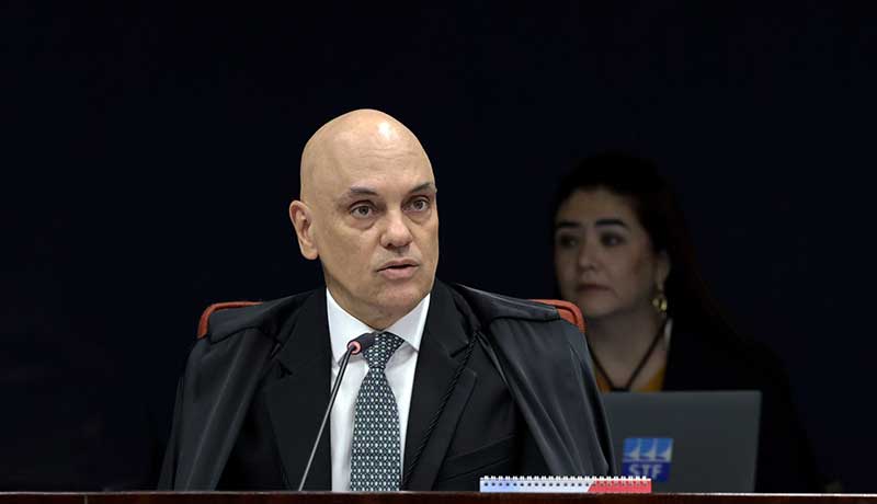As decisões do ministro Alexandre de Moraes despertam forte repercussão nacional e internacional, com destaque no STF, sua influência política para além do Judiciário e a posição da TV Globo, que direciona a cobertura para influenciar a audiência alinhada à esquerda e centro-esquerda.