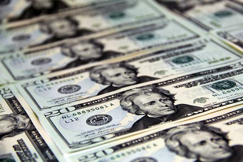 Dólar comercial (compra) fecha a 13 de agosto de 2025 em R$ 5,3922 Ibovespa encerra em 136 705 pontos em dia de correção e atenção ao plano de contingência